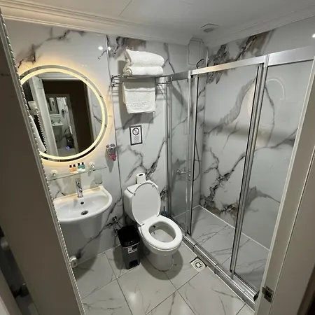 B Corner Bistro Szálloda 3*