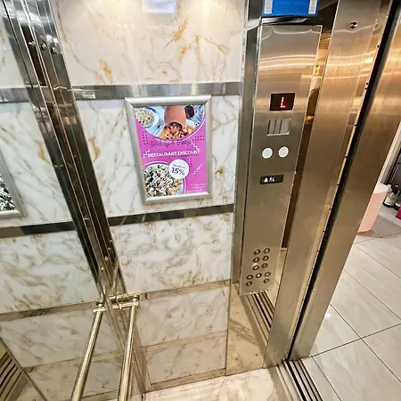 B Corner Bistro 3* Стамбул