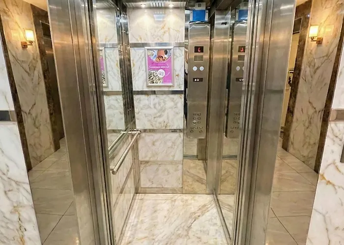 B Corner Bistro 3* Стамбул