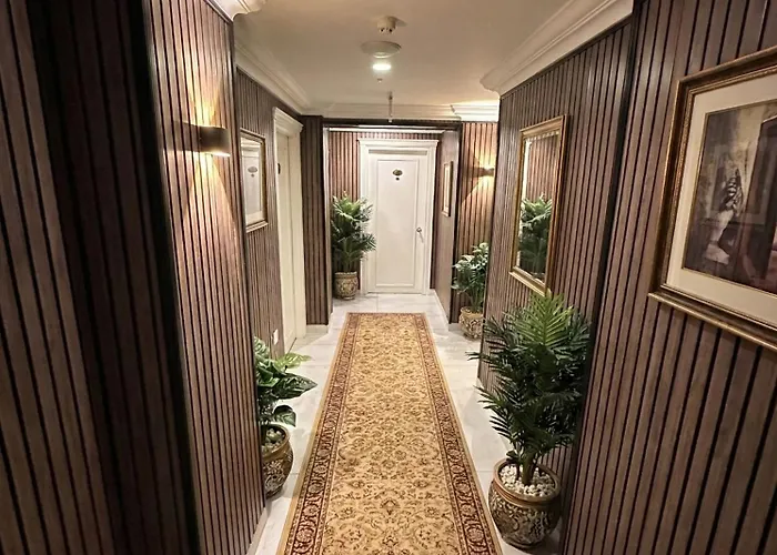 Отель B Corner Bistro Стамбул