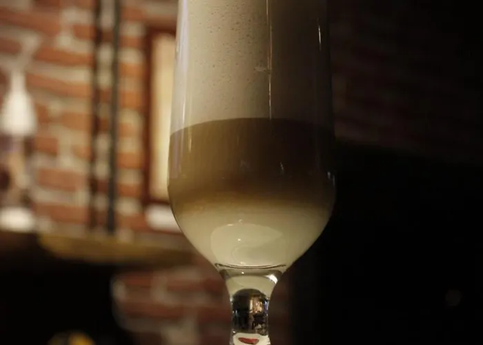 Отель B Corner Bistro 3*