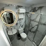 B Corner Bistro Szálloda 3*