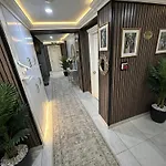 B Corner Bistro فندق 3*