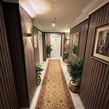 Hotel B Corner Bistro Istanbul