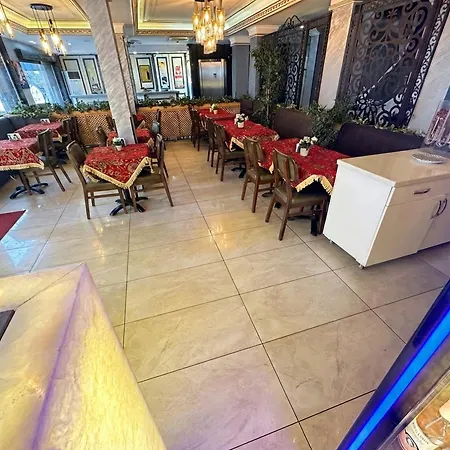 B Corner Bistro فندق 3*