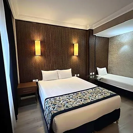 Sophia B Corner & Restaurant Hotel 3*