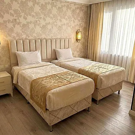 Sophia B Corner & Restaurant 3*