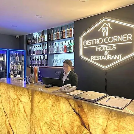 Sophia B Corner & Restaurant Hotel