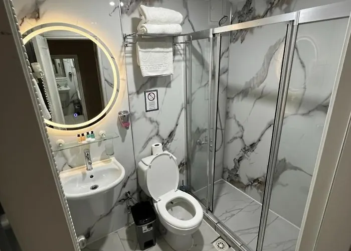 B Corner Bistro Otel 3*